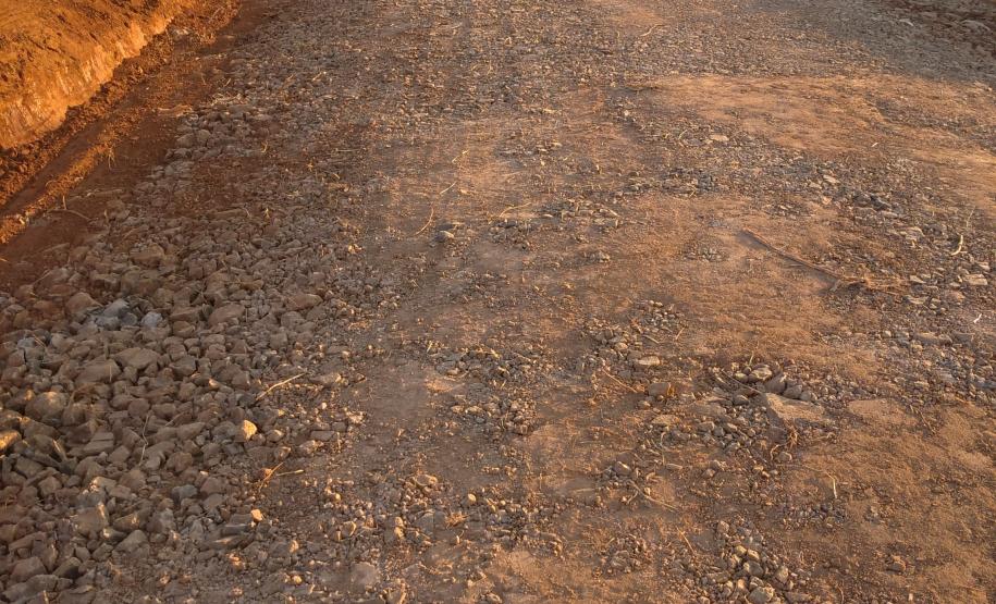 Readequação de estradas rurais beneficia mais de mil famílias