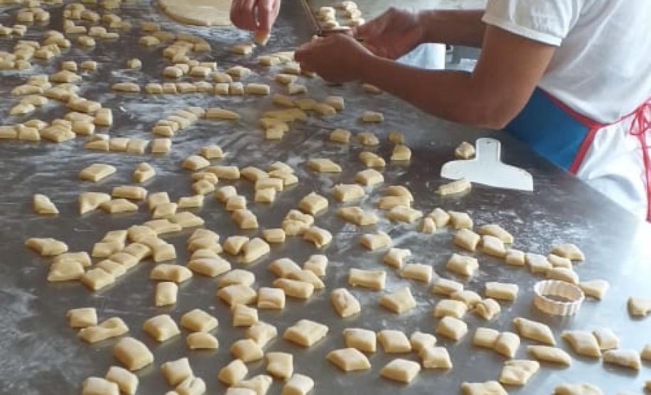 Agricultores familiares levam alimentos às ilhas do Paraná