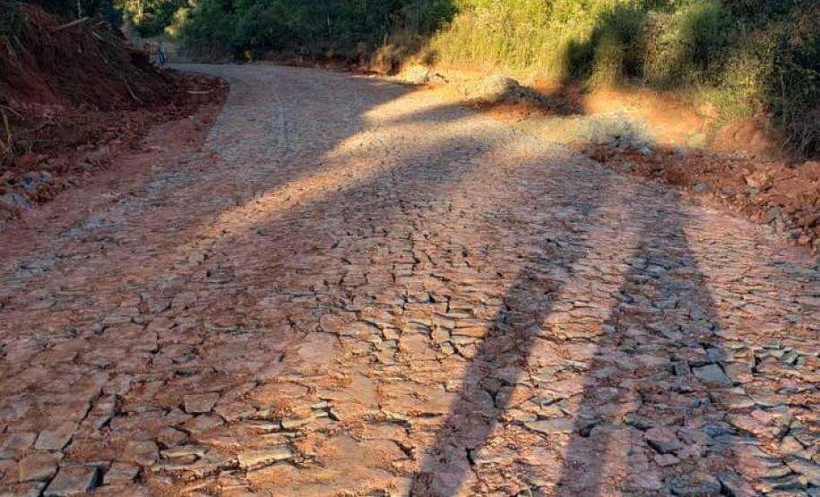 Pavimentação de estrada rural fortalece agroindústria familiar