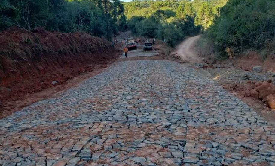 Pavimentação de estrada rural fortalece agroindústria familiar