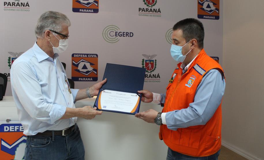 Defesa Civil homenageia Secretário de Agricultura