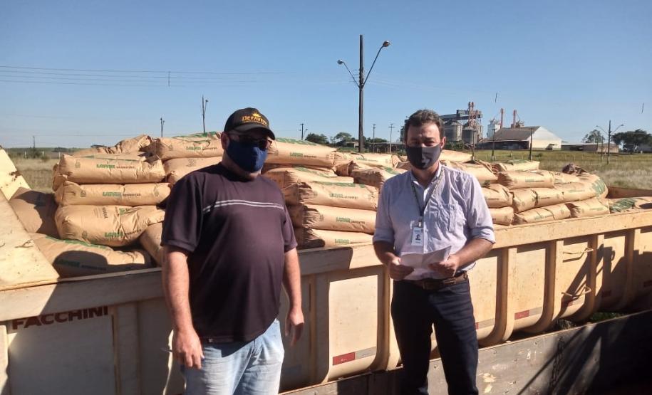 Governo do Estado entrega sementes a produtores atingidos por tempestade