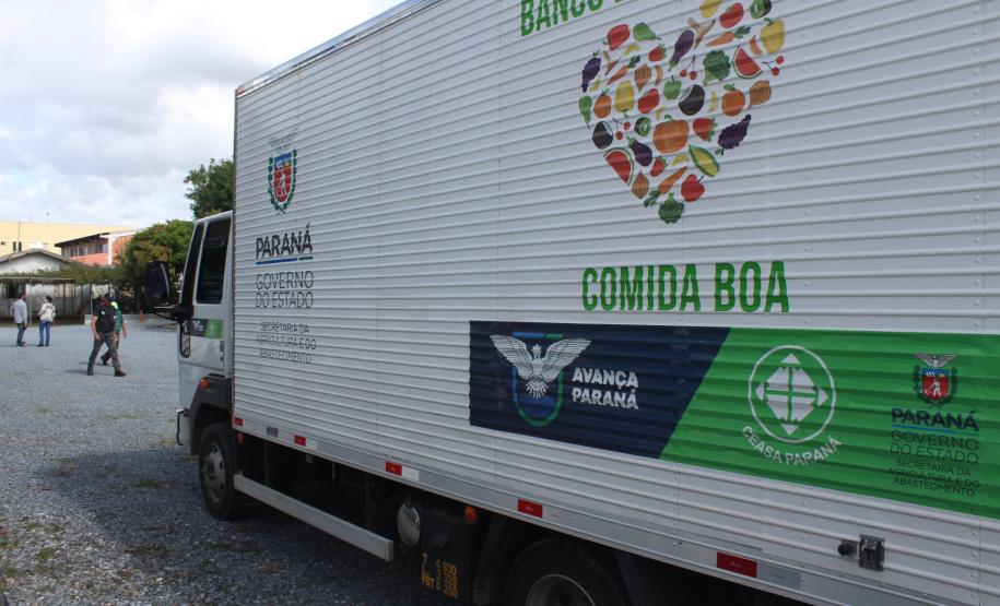 Servidores e parceiros do Sistema de Agricultura doam 11 toneladas de alimentos