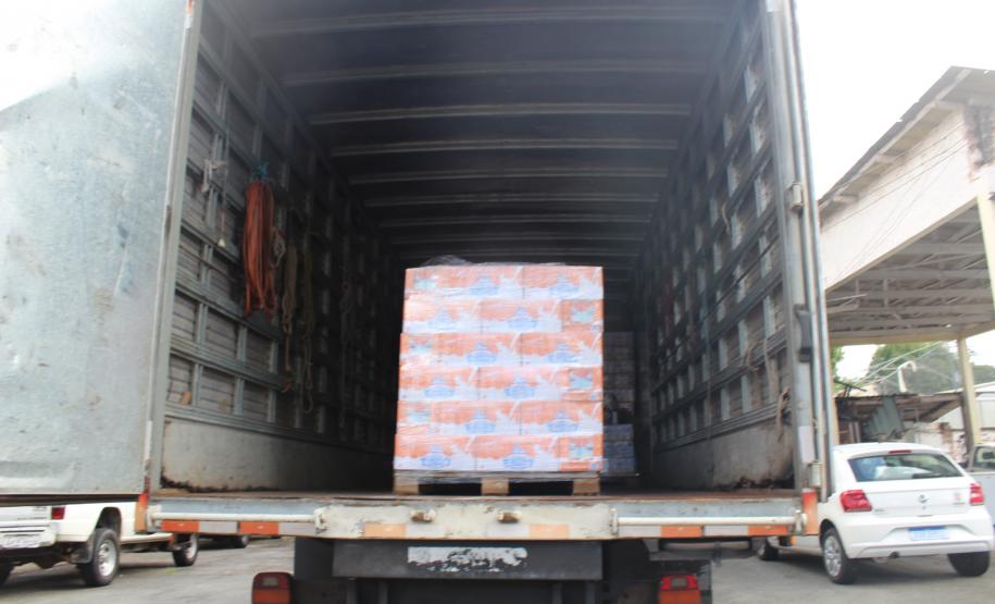 Servidores e parceiros do Sistema de Agricultura doam 11 toneladas de alimentos