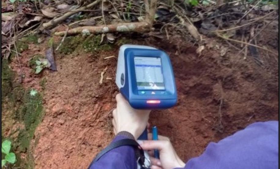 Espectômetro de fluorescência de Raios X campo