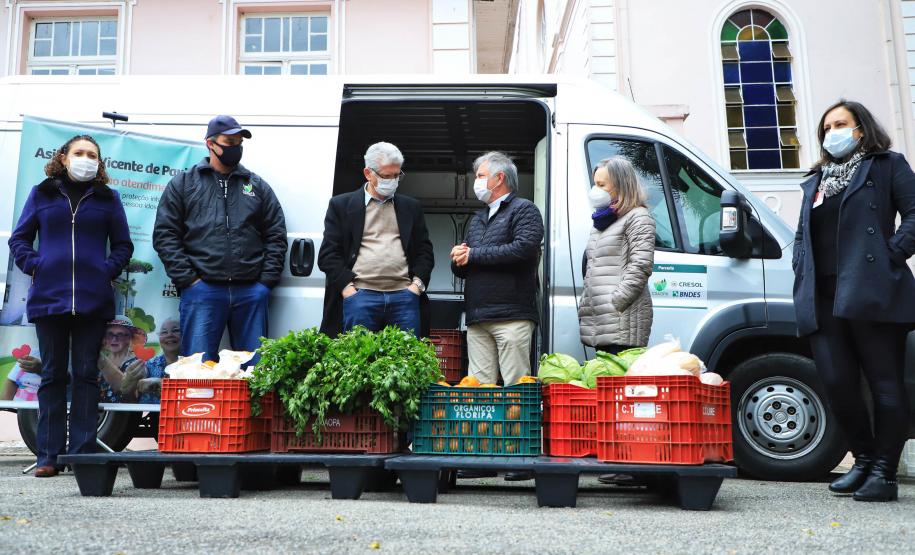 Governo do Estado faz primeira entrega de alimentos do Compra Direta em Curitiba