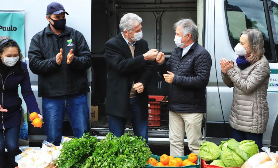 Governo do Estado faz primeira entrega de alimentos do Compra Direta em Curitiba