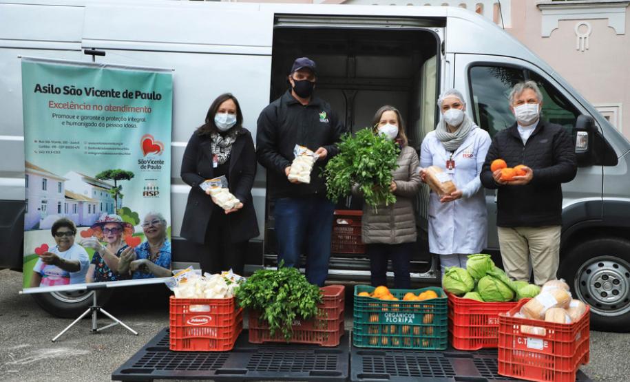 Governo do Estado faz primeira entrega de alimentos do Compra Direta em Curitiba