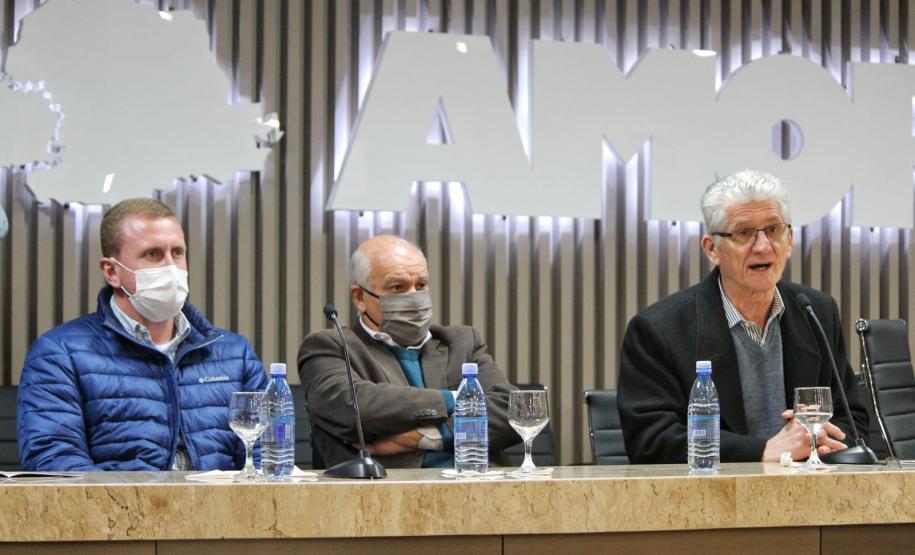 IDR-Paraná lança manual para orientar secretários municipais da Agricultura