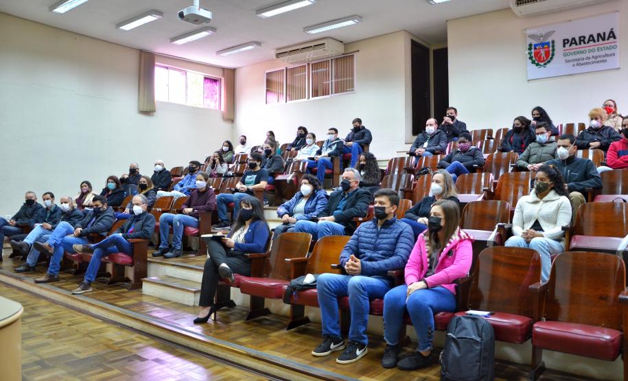 Secretário recepciona novos residentes técnicos da Seab