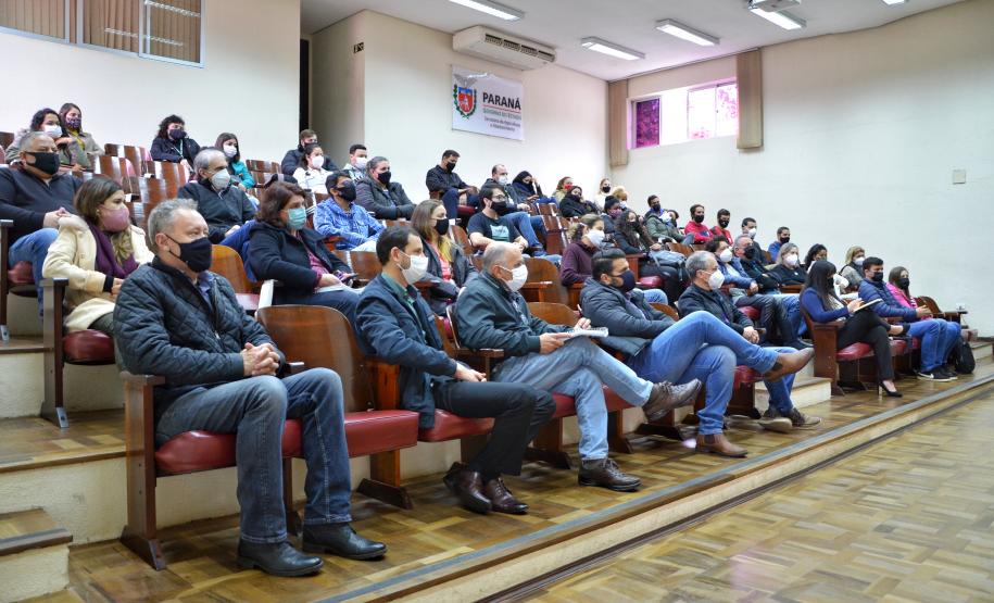 Secretário recepciona novos residentes técnicos da Seab