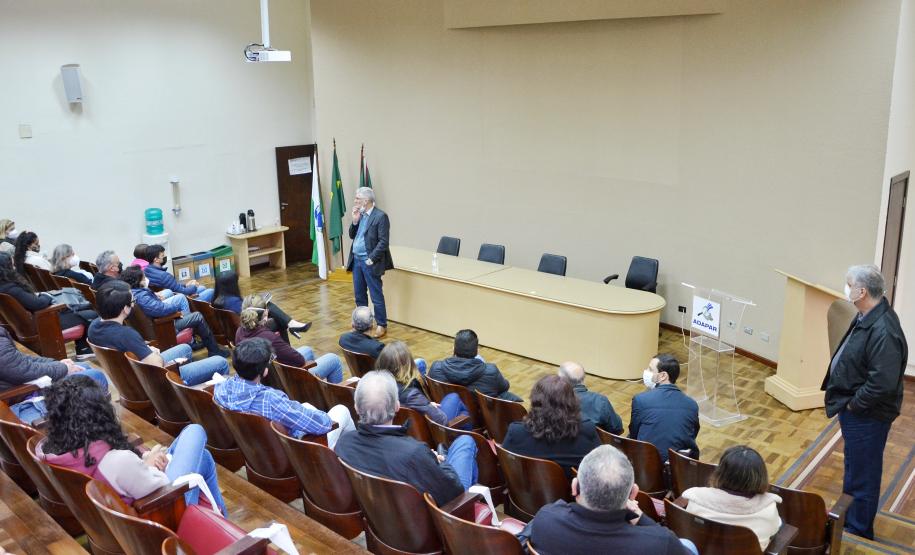 Secretário recepciona novos residentes técnicos da Seab