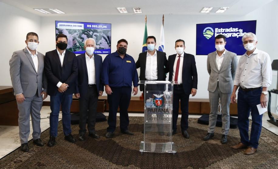 Estado vai revitalizar mais 49,72 quilômetros de estradas rurais de 12 municípios do Paraná