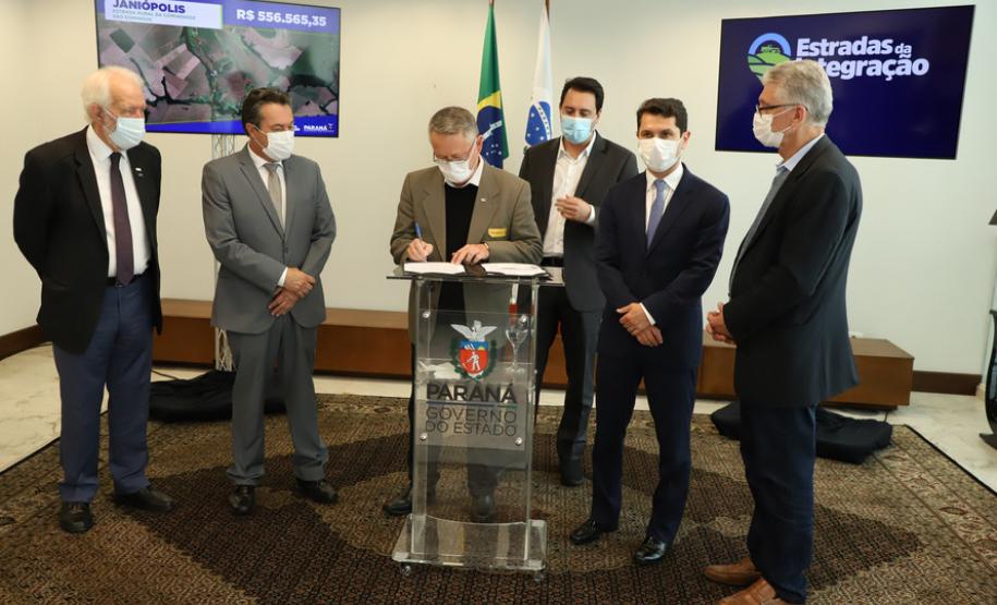 Governo libera R$ 9 milhões para revitalização de estradas rurais em 10 municípios