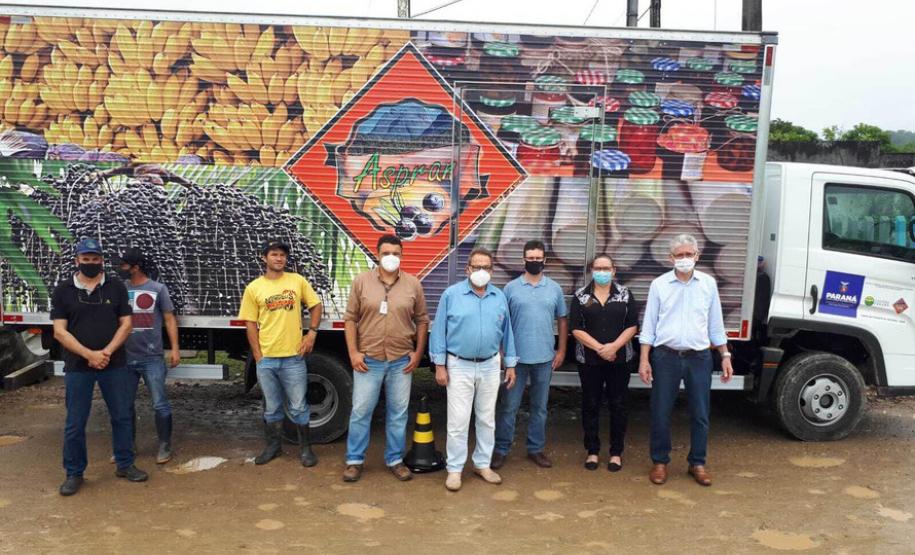 Coopera Paraná entrega equipamentos a pequenos produtores de Antonina