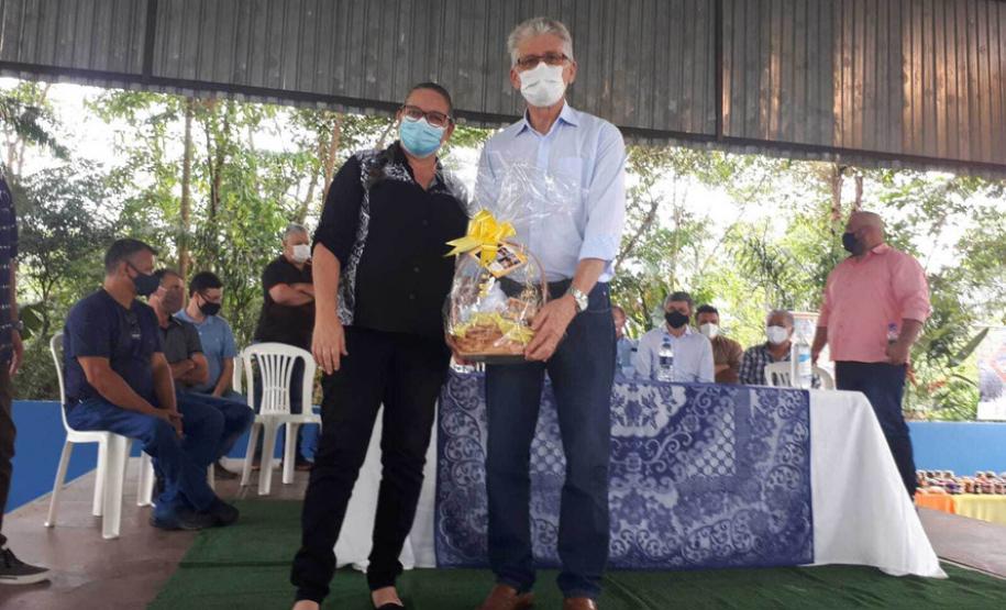 Coopera Paraná entrega equipamentos a pequenos produtores de Antonina