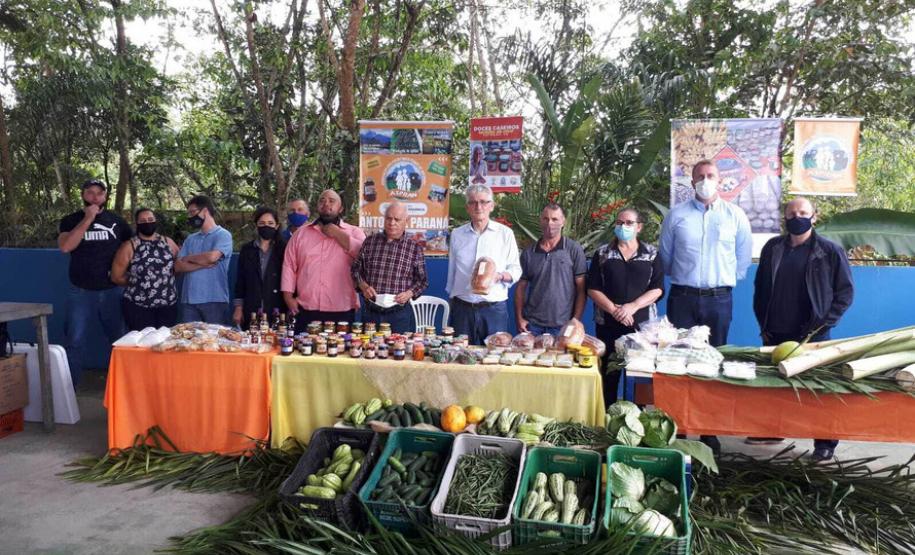 Coopera Paraná entrega equipamentos a pequenos produtores de Antonina