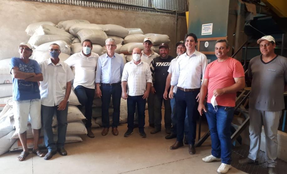 Norte Pioneiro recebe benfeitorias e equipamentos agrícolas