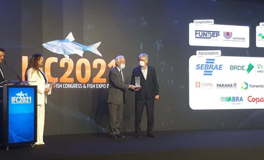 Governo do Paraná reafirma parceria com iniciativa privada para aumentar produção de pescados