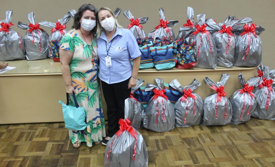 Seab e Adapar entregam cestas de Natal a colaboradores terceirizados