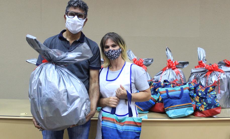 Seab e Adapar entregam cestas de Natal a colaboradores terceirizados