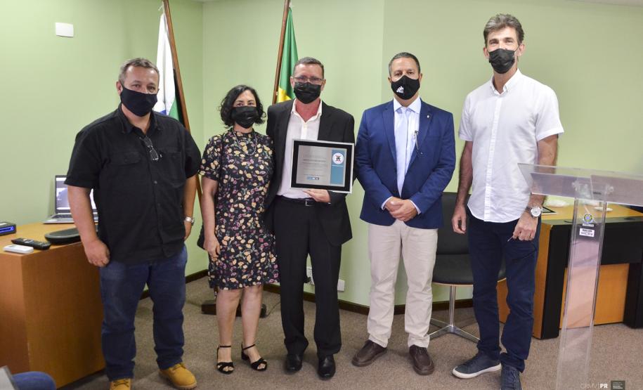 Adapar recebe prêmio pelo trabalho na saúde animal