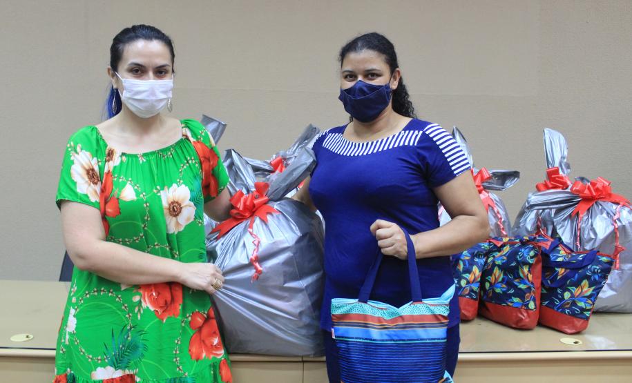 Seab e Adapar entregam cestas de Natal a colaboradores terceirizados