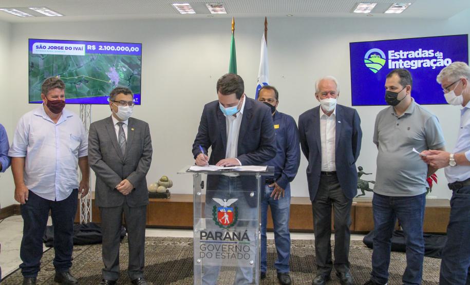 Governo autoriza pavimentação de mais 36 quilômetros de estradas rurais de 11 municípios