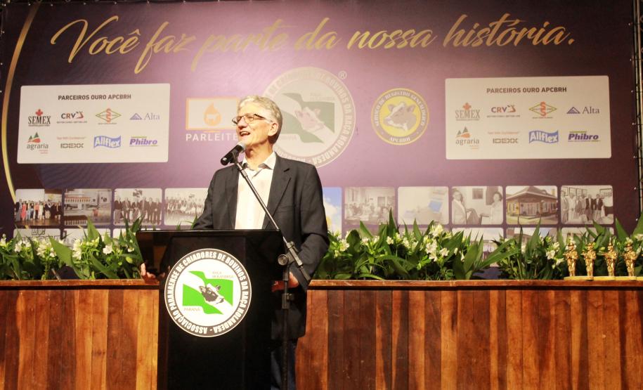 Genética e qualidade reinventam a cadeia do leite