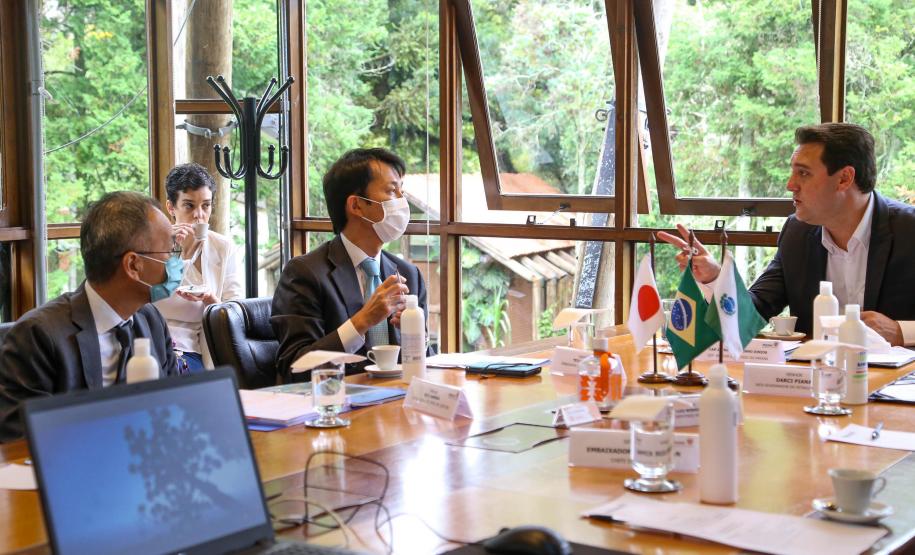 Em encontro com embaixador, governador manifesta intenção de exportar carne suína para o Japão