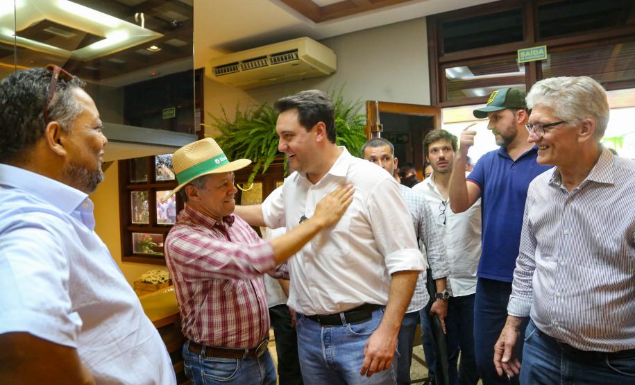 Governador conhece projeto de alimentação do futuro desenvolvido em Londrina