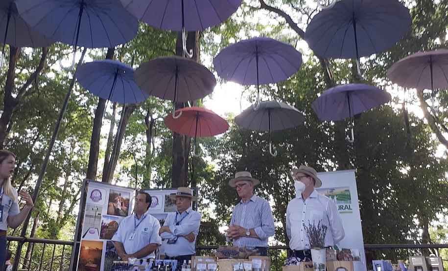 Encontro do Renova PR discute energias renováveis no campo e tem assinatura de novos contratos