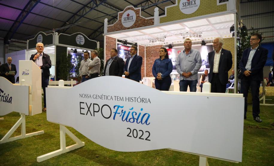 Estado participa da abertura da ExpoFrísia, uma das maiores feiras da pecuária leiteira do País