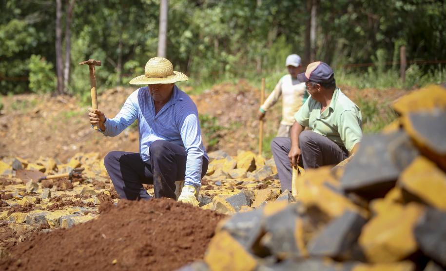 stado investe R$ 304 milhões na pavimentação de 1.000 km de estradas rurais em três anos