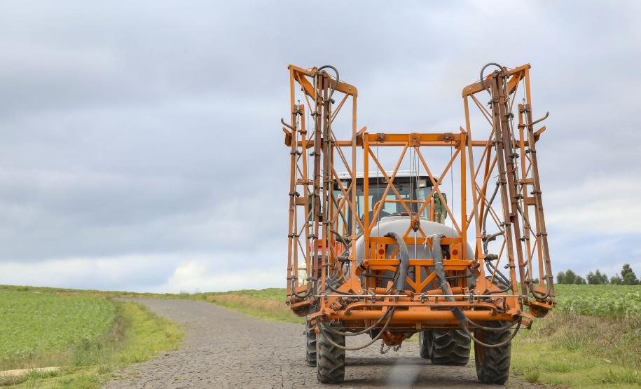 stado investe R$ 304 milhões na pavimentação de 1.000 km de estradas rurais em três anos