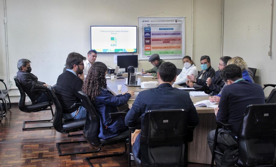 Paraná inicia elaboração do Plano de Ação Estadual para reduzir emissão de carbono na agropecuária