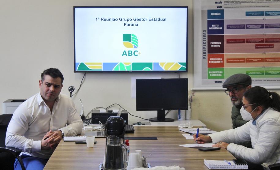 Paraná inicia elaboração do Plano de Ação Estadual para reduzir emissão de carbono na agropecuária