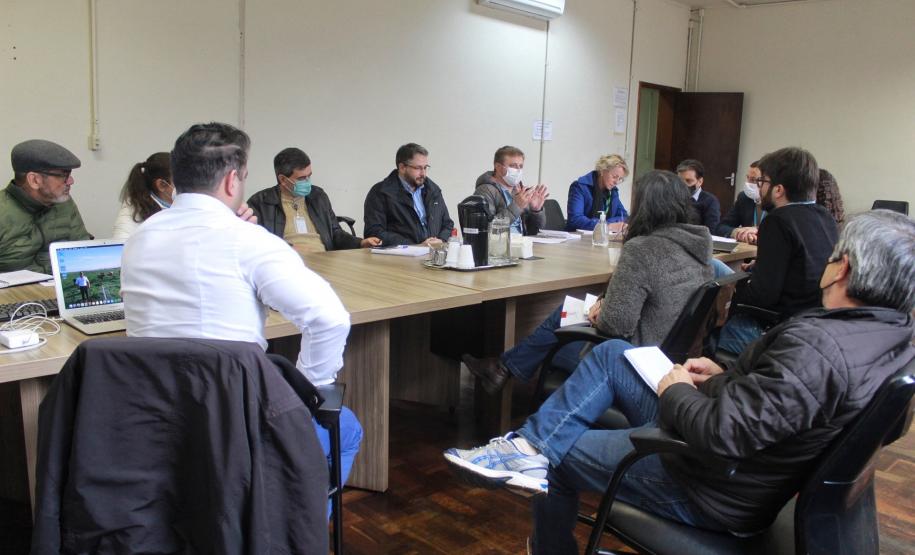 Paraná inicia elaboração do Plano de Ação Estadual para reduzir emissão de carbono na agropecuária