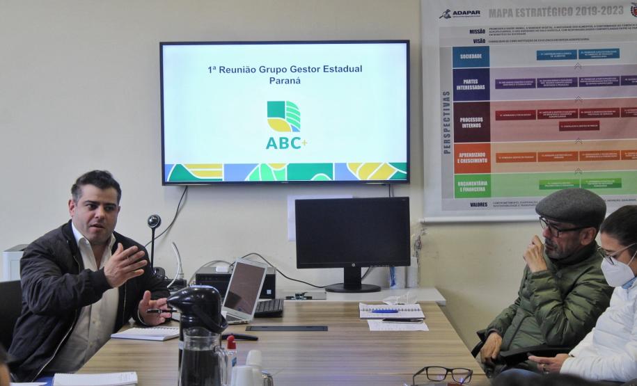 Paraná inicia elaboração do Plano de Ação Estadual para reduzir emissão de carbono na agropecuária