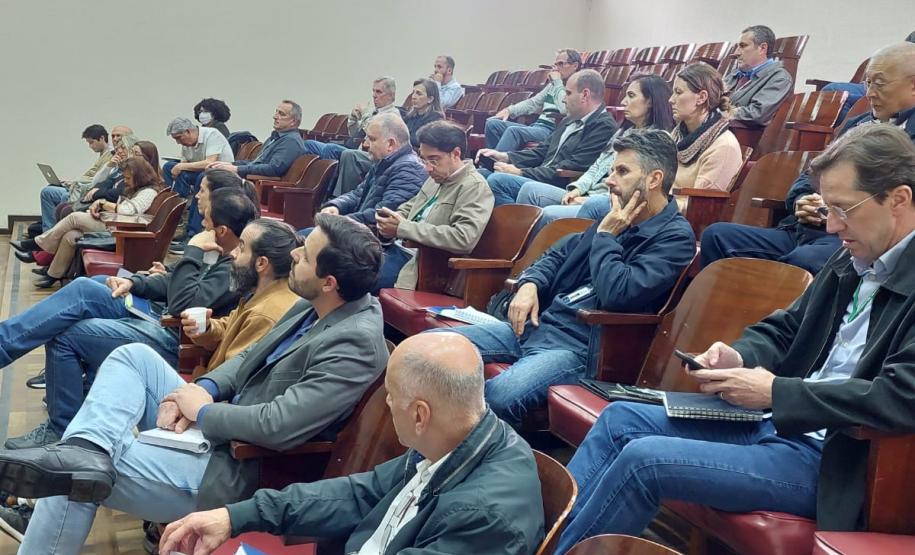 Adapar promove treinamento para servidores