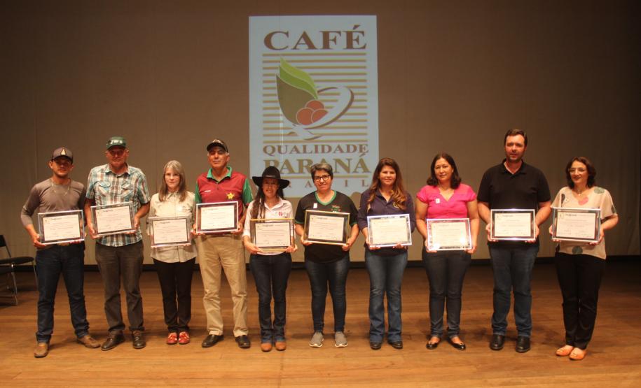 Mulheres do Norte Pioneiro conquistam os prêmios do concurso Café Qualidade Paraná