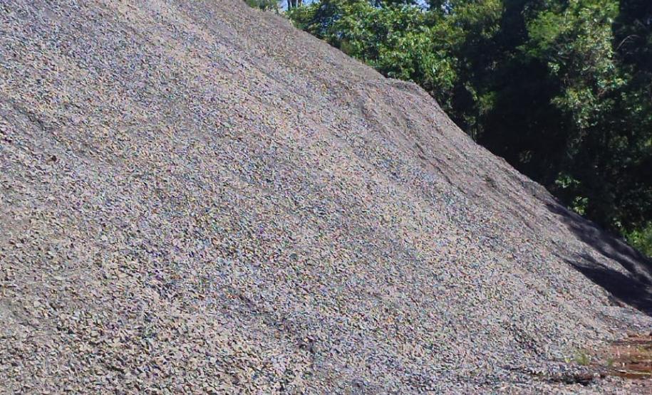 Pavimentação de estrada rural beneficia agricultura familiar no Sudoeste