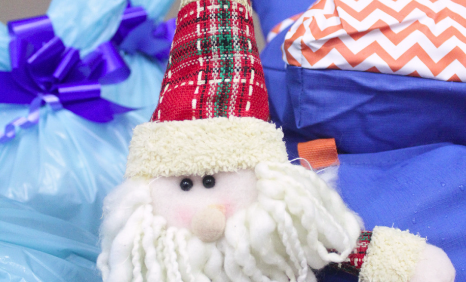 Seab e Adapar entregam cestas de Natal a colaboradores terceirizados