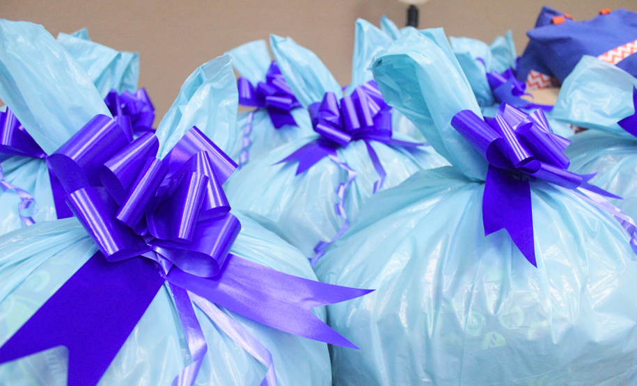 Seab e Adapar entregam cestas de Natal a colaboradores terceirizados