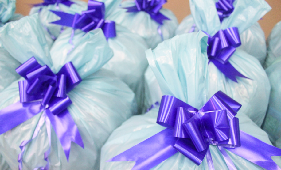 Seab e Adapar entregam cestas de Natal a colaboradores terceirizados