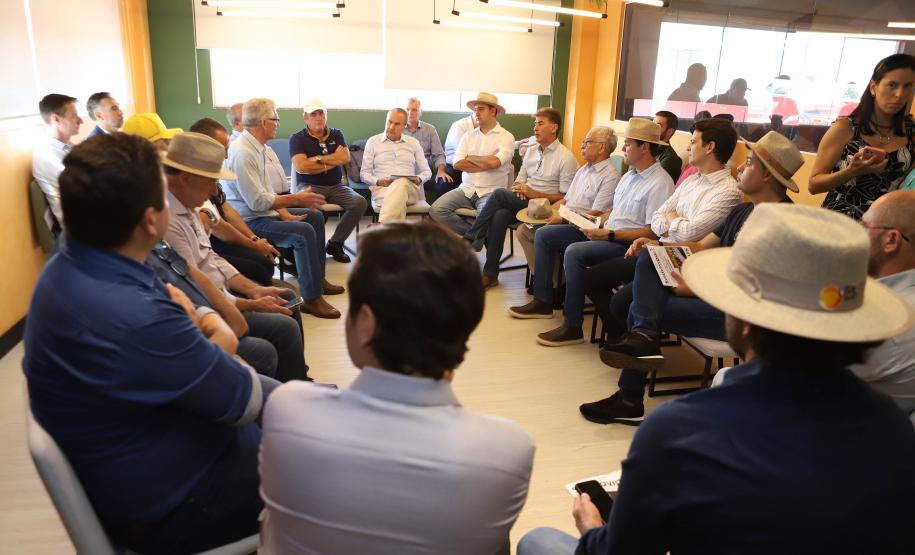 Paraná articula bloco com demais estados do Sul para proteção sanitária contra a gripe aviária