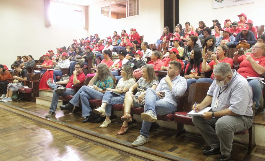 Agricultura discute melhoria em produção e gestão de propriedades com mulheres rurais
