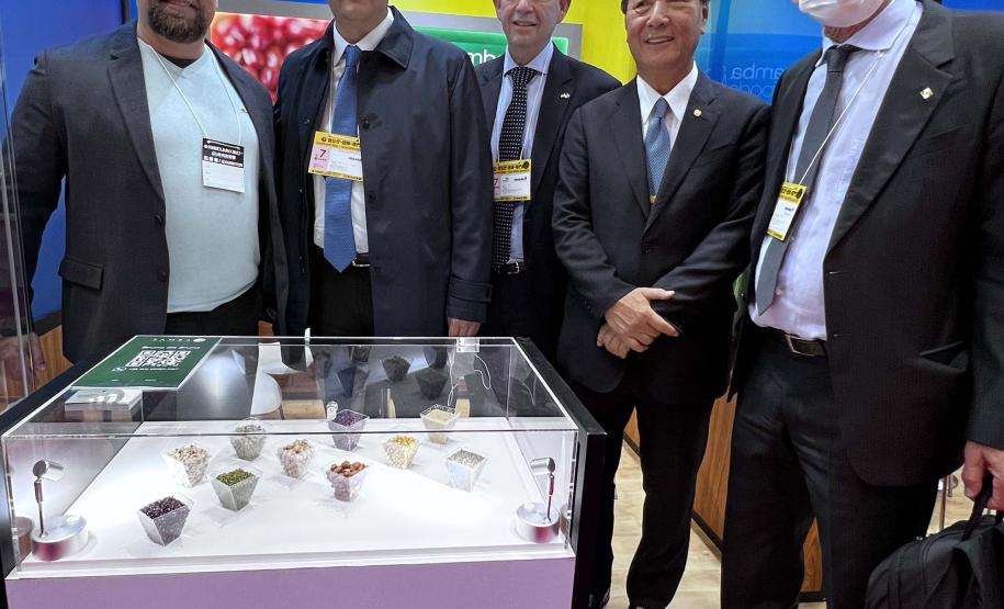 apresenta Paraná ao vice-ministro da Agricultura do Japão com objetivo de ampliar exportações