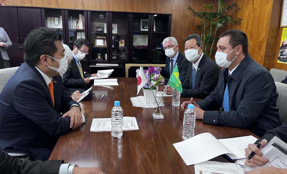 apresenta Paraná ao vice-ministro da Agricultura do Japão com objetivo de ampliar exportações