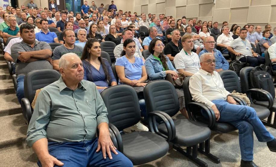 Encontro com lideranças em Cascavel debate prevenção à influenza aviária